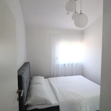 Vrsi Apartments