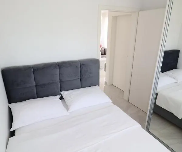 Vrsi Apartments