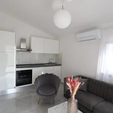 Vrsi Apartments Lejlighed *