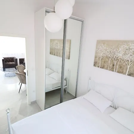 Vrsi Apartments *
